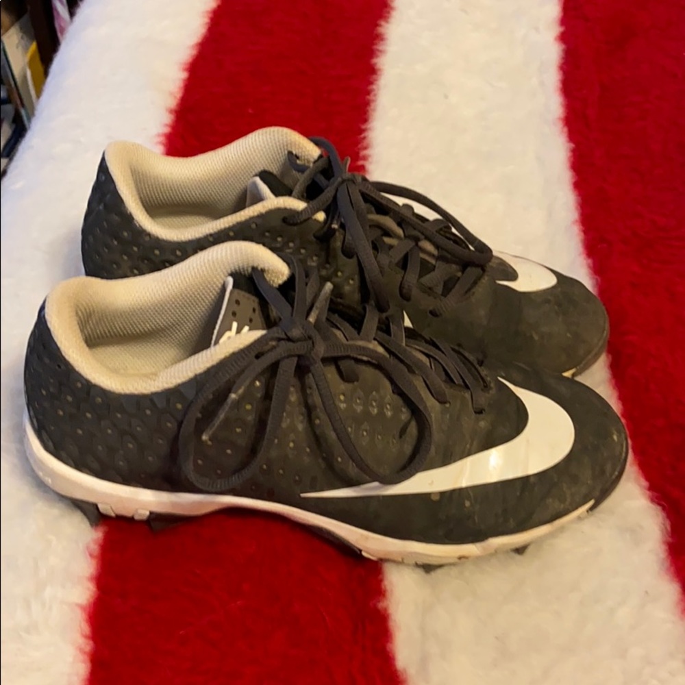 Baseball cleats